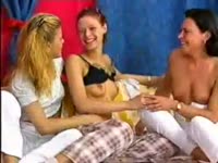 Two sisters shared the bed with their naughty mom